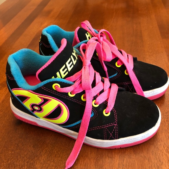 Heelys Other - HEELYS | Black & pink girls size 3 HEELY’S shoe